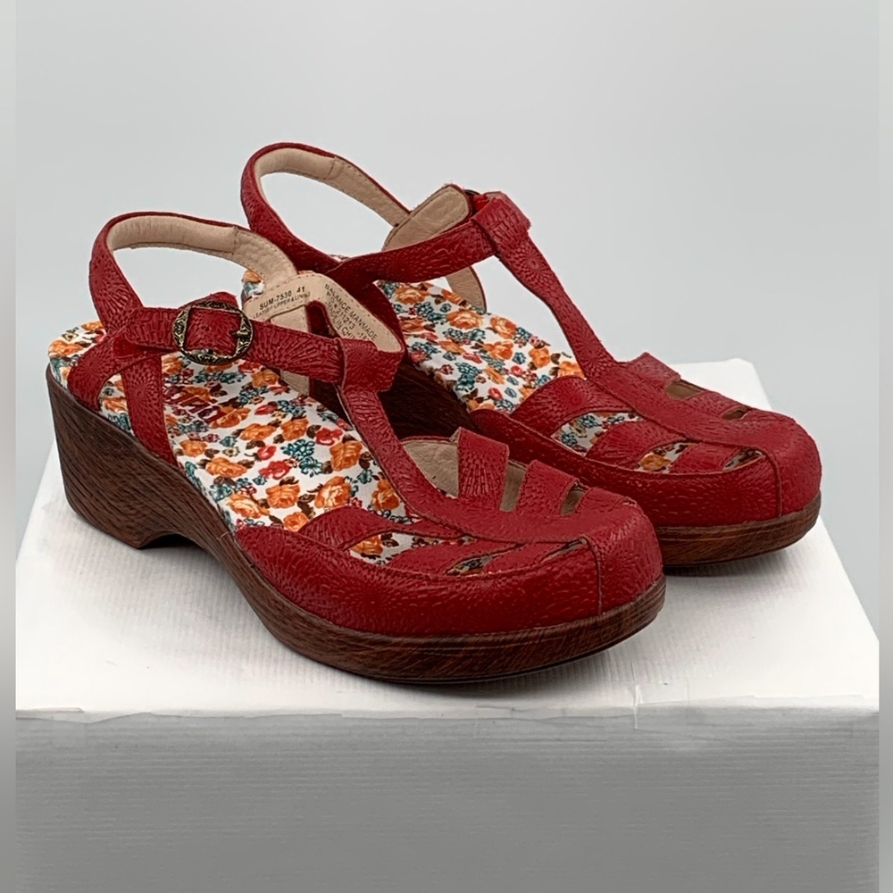 NWT Alegria by PG Lite Women’s Summer Red Fisherman Style Sandal Shoes
